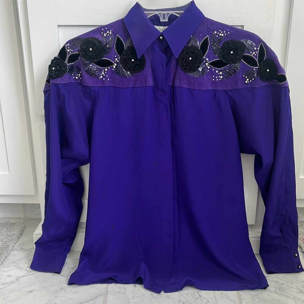 Purple 100% silk Cedars button down blouse with Dillon sleeves. - Picture 2 of 8